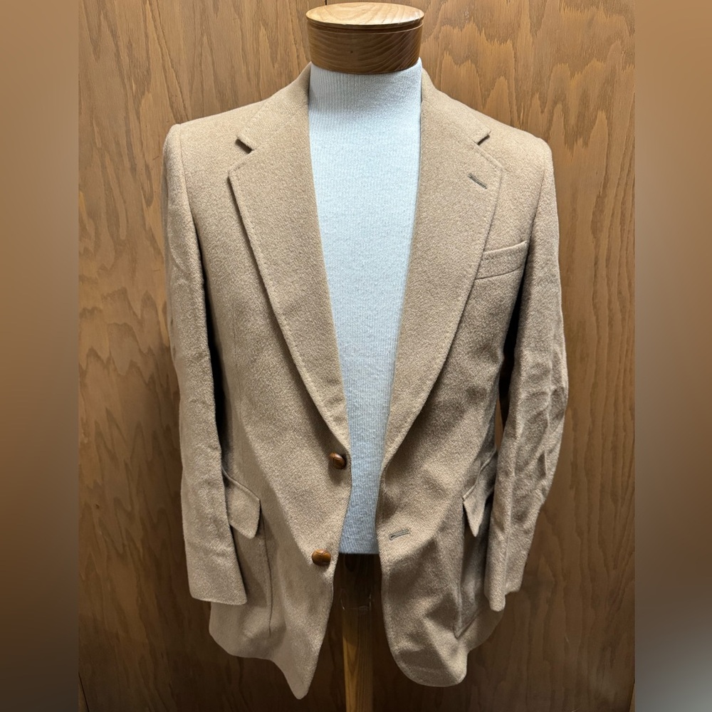 VTG 100% Camel Hair Cream Mens Blazer Sport Coat Size 40R Suit Jacket Wool